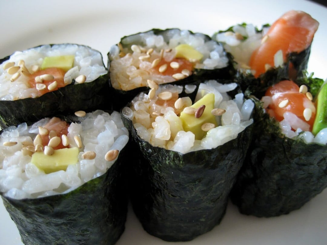 Salmon Avocado Maki